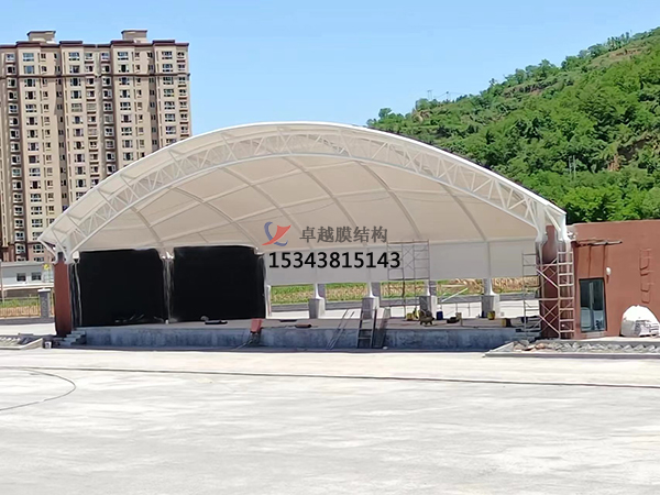 舞臺建筑采用膜結(jié)構(gòu)的原因？